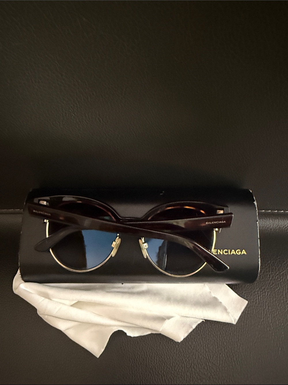 Balenciaga Women's BA 128 Sunglasses
Tortoiseshell Gold Cat Eye COA 51-19-140 - Picture 4 of 16